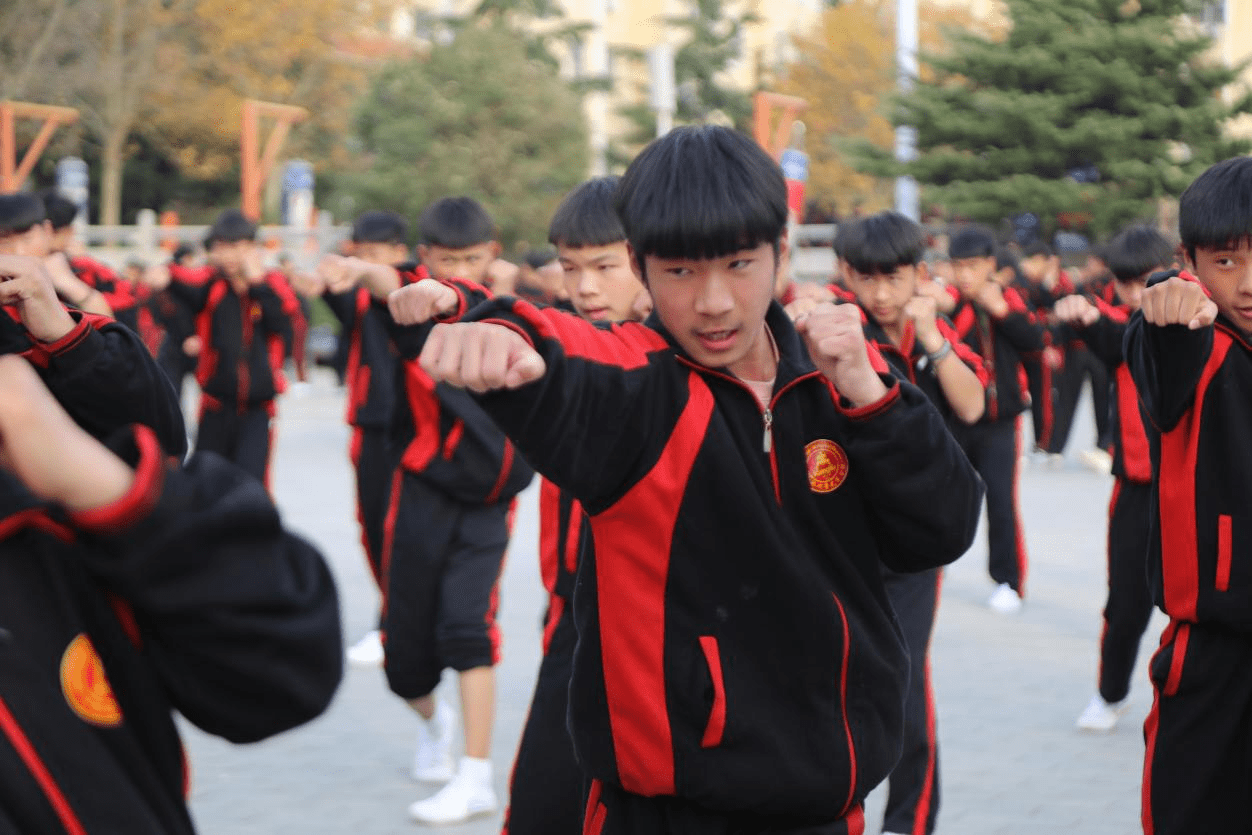 说武术影响孩子身体长高的父母,快来看看!-《少林寺武校》