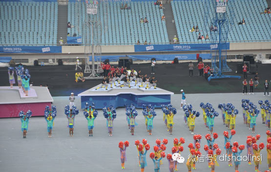 少林延鲁武术学校优秀师生在刻苦排练南京青奥会节目