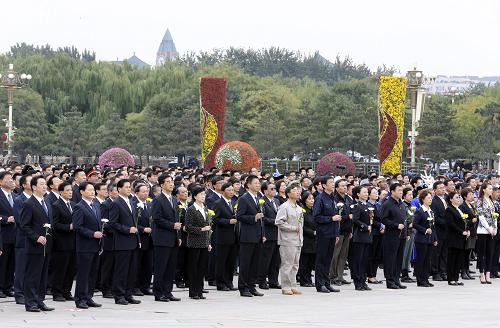 9月30号烈士纪念日向人民英雄敬献花篮仪式 在北京隆重举行