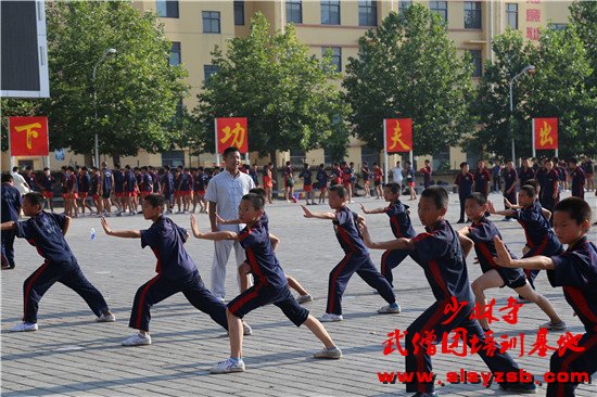 少林武校教练习武教学经验丰富,传授的也是正宗的少林功夫
