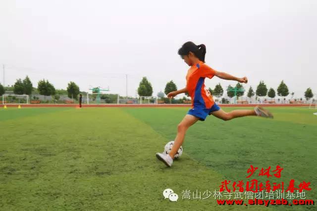 少林武术学校足球队小女子冯巧 少林武术学校足球队小女子冯巧