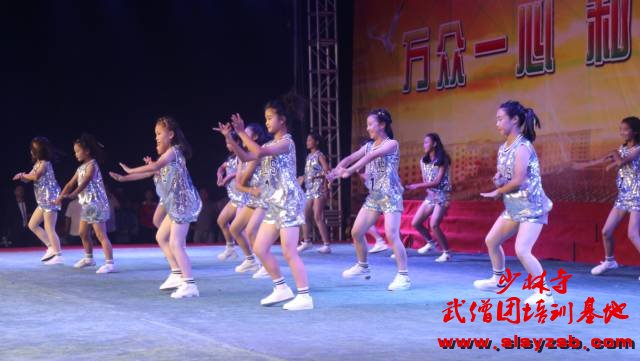 少林武术学校学员爵士舞《Tik 少林武术学校学员爵士舞《Tik tok》