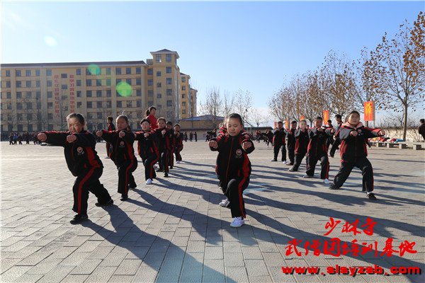 学生在少林武校为梦想习武之路