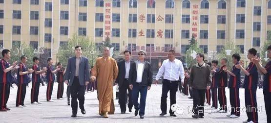 总教头在少林延鲁武术学校教育集团隆重接待吉尔吉斯共和国总理詹托罗.萨特巴尔季耶夫一行.jpg