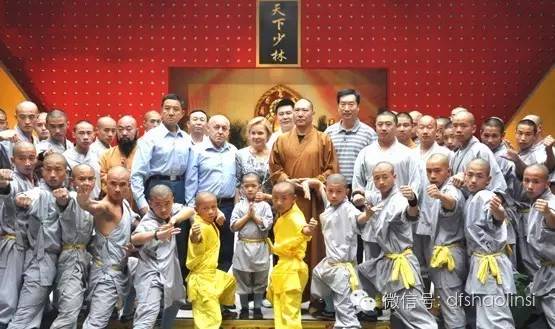 总教头在基地教育集团热情接待俄罗斯联邦武装力量总参谋长巴卢耶夫斯基一行.jpg